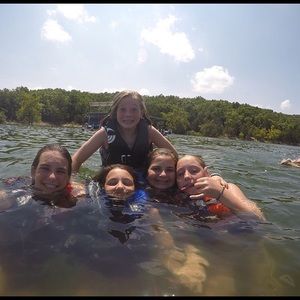 Meet your Posher, Lizzy