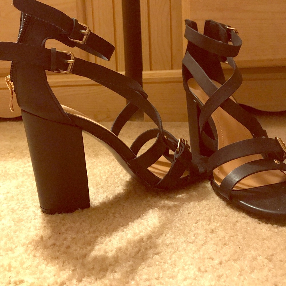 Black Modern Rush platform heels