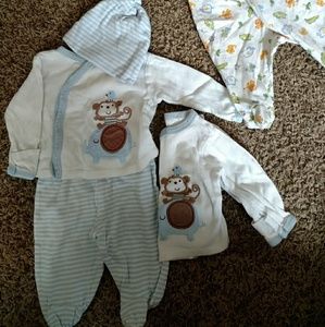 Newborn pajamas and sleeper 👣