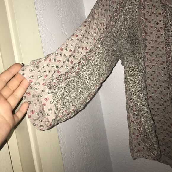 AE Purple Blouse - Picture 2 of 4