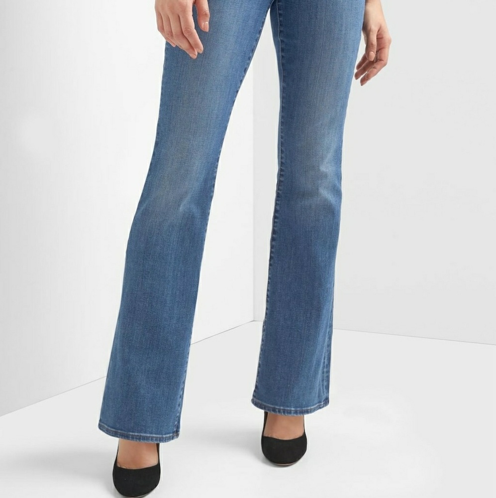 SOLD 🌟Gap Boot-Cut Jeans🌟