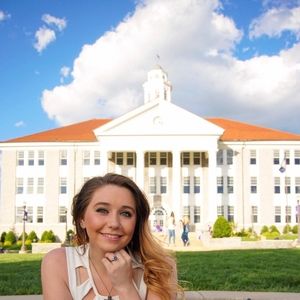 Meet your Posher, Savannah