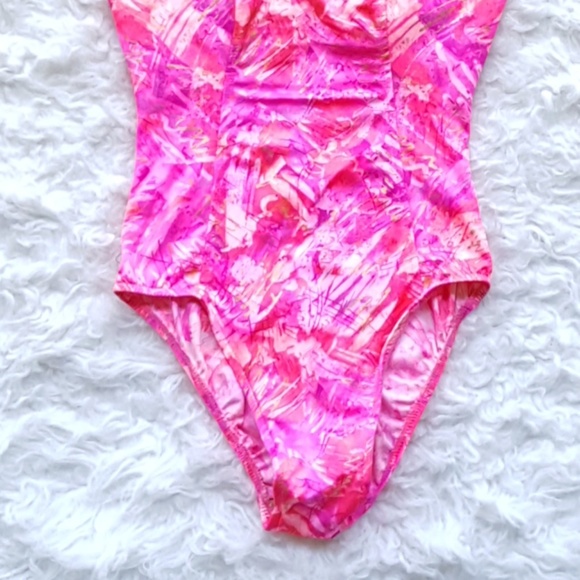 Katy Ireland Got Pink One Piece - Picture 6 of 8