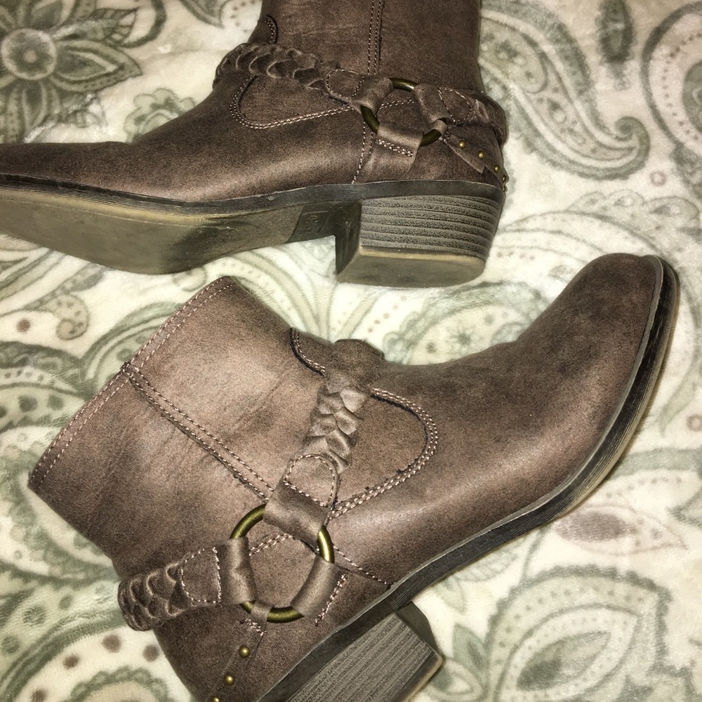 🍁 XOXO Ankle Booties Fall Boots!