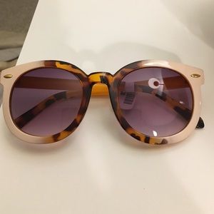 Free People tortoiseshell sunglasses