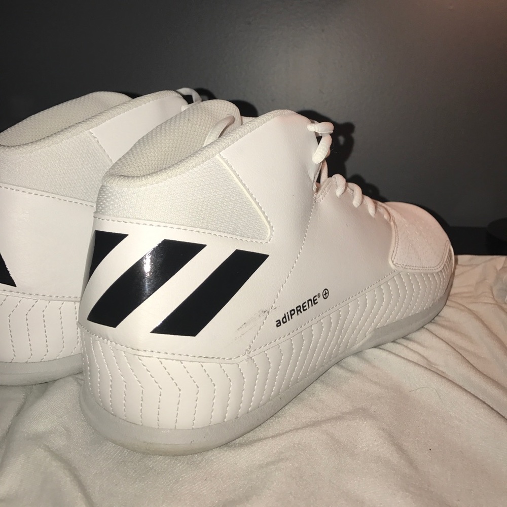 Weightlifting shoes.