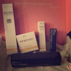 Bye Bye Foundation/It Cosmetics Makeup Bundle
