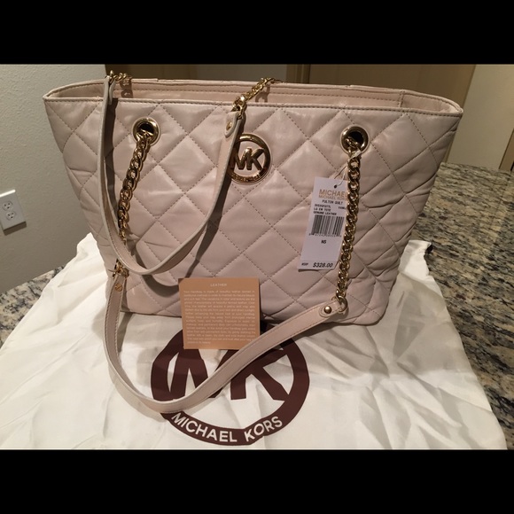 Michael Kors Fulton Quilted Handbag in Vanilla - Picture 2 of 4