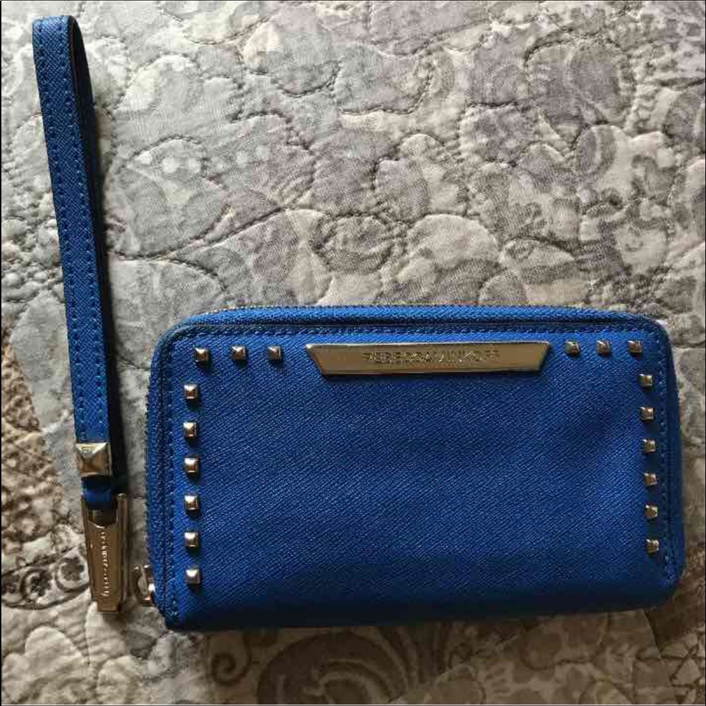 🎉HOST PICK🎉Rebecca Minkoff Olivia Tech Wallet