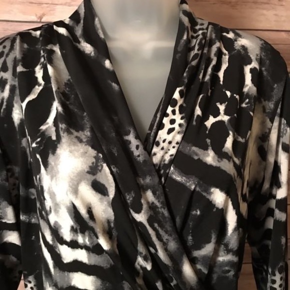 Chico's Animal Print Faux Wrap Dress Size 8 or M - Picture 2 of 7