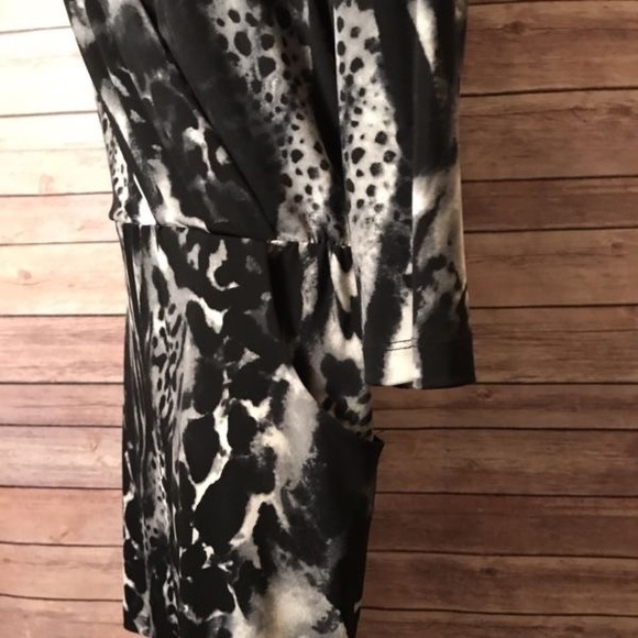 Chico's Animal Print Faux Wrap Dress Size 8 or M - Picture 3 of 7