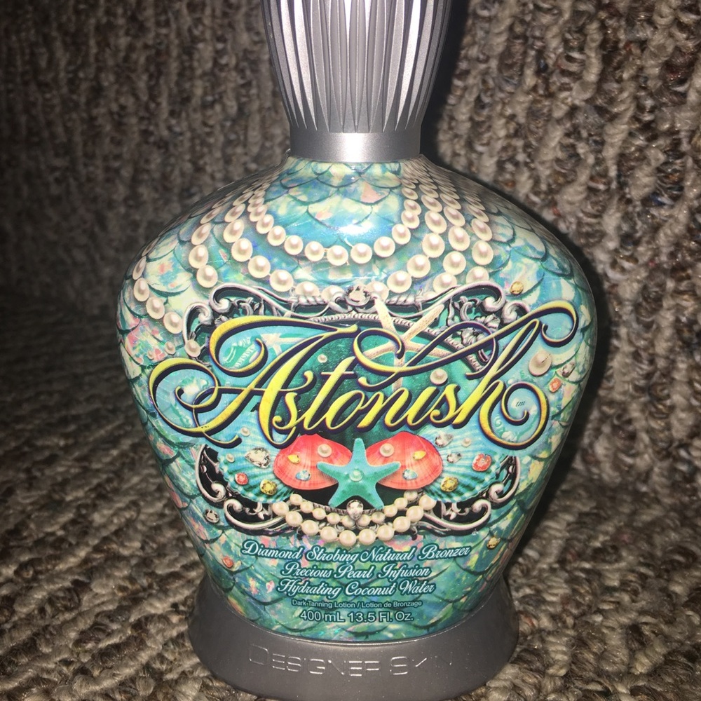 2017 Designer Skin Astonish