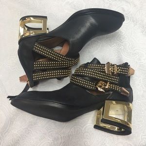 NWOB Jeffrey Campbell Everly Bootie