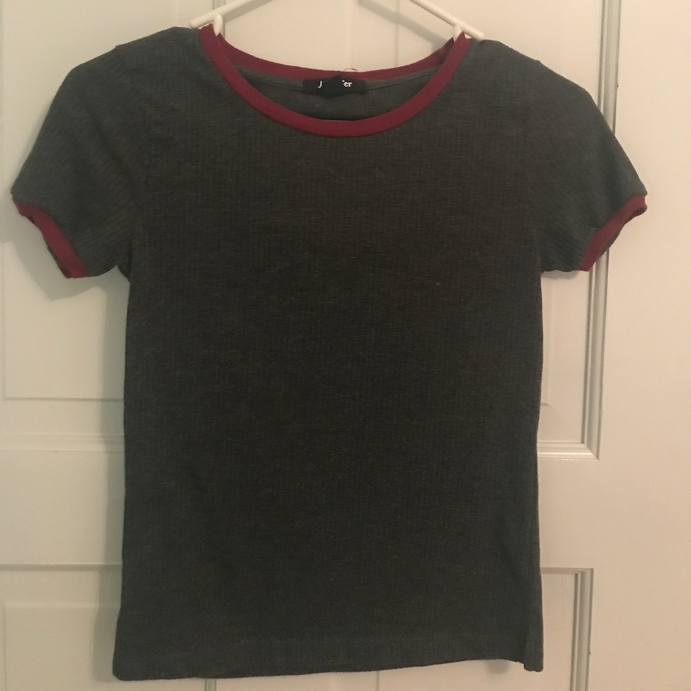 GREY TOP WITH RED ON THE SLEEVES AND NECK