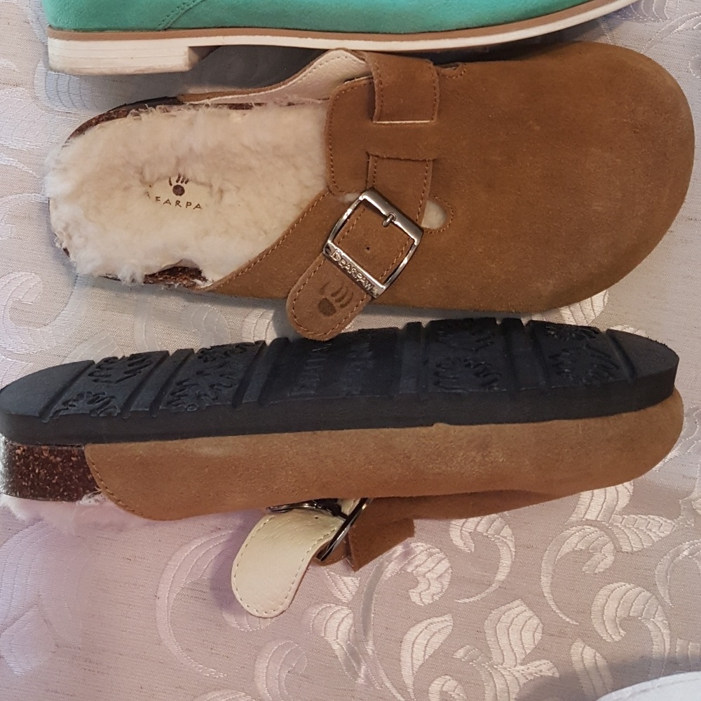Bearpaw slip on shoes
