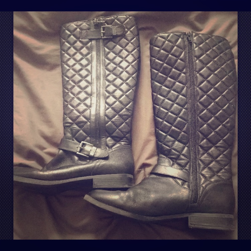 Pre owned Vince Camuto riding boots