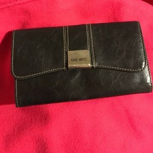 Nine West wallet