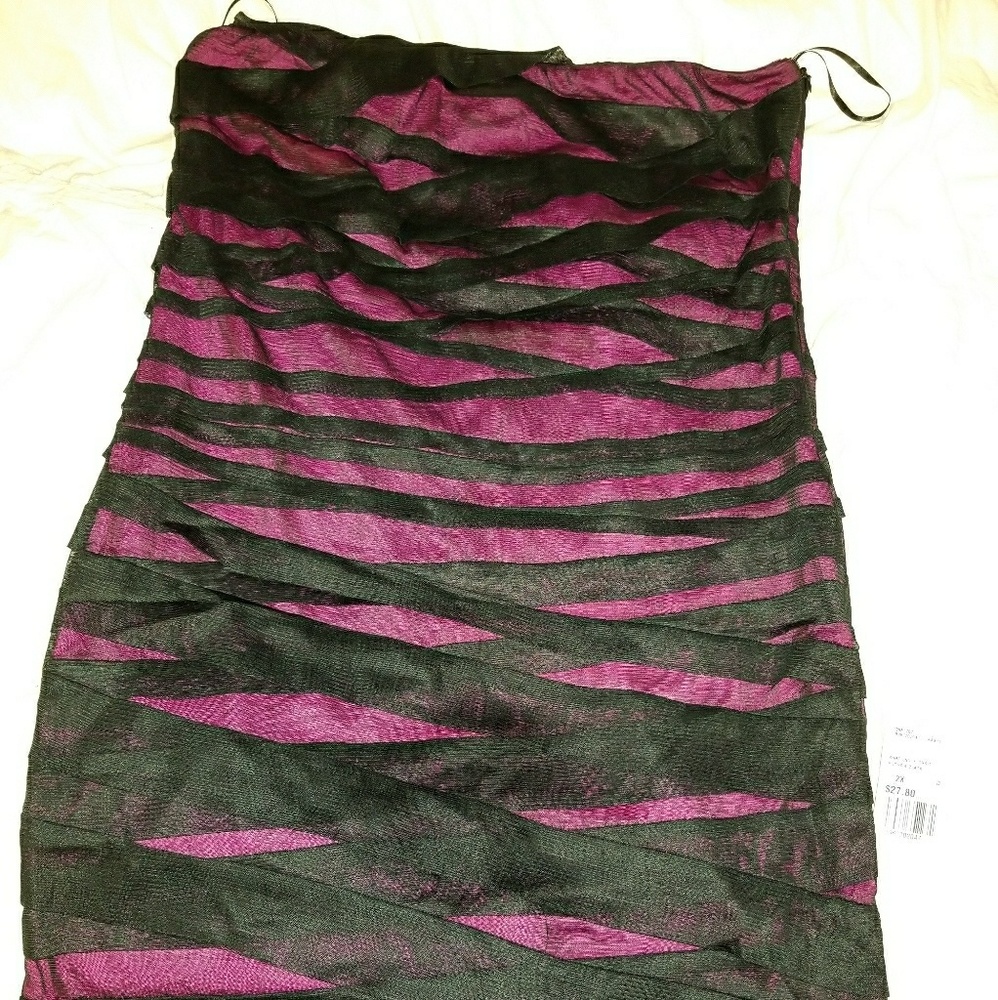 FOREVER 21+ summer Fuschia mini strapless bodycon