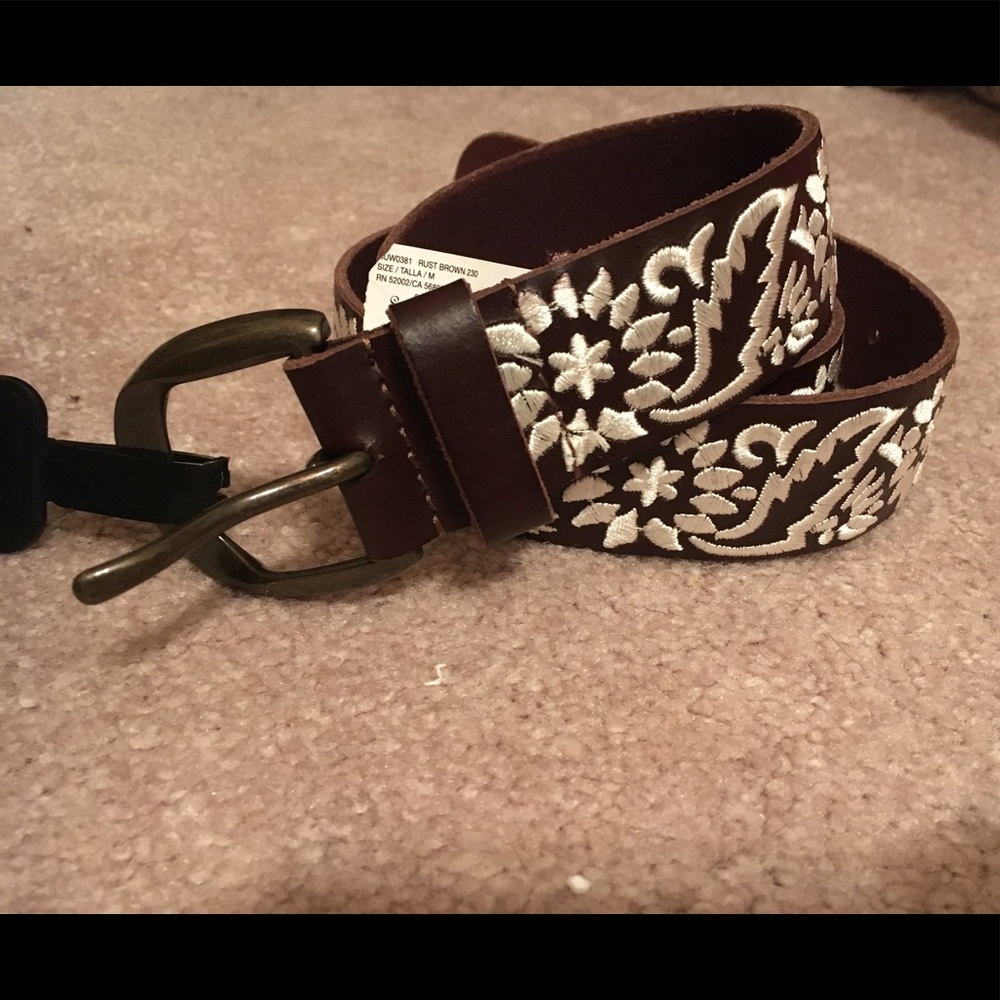 NWT Lucky Brand embroidered leather belt