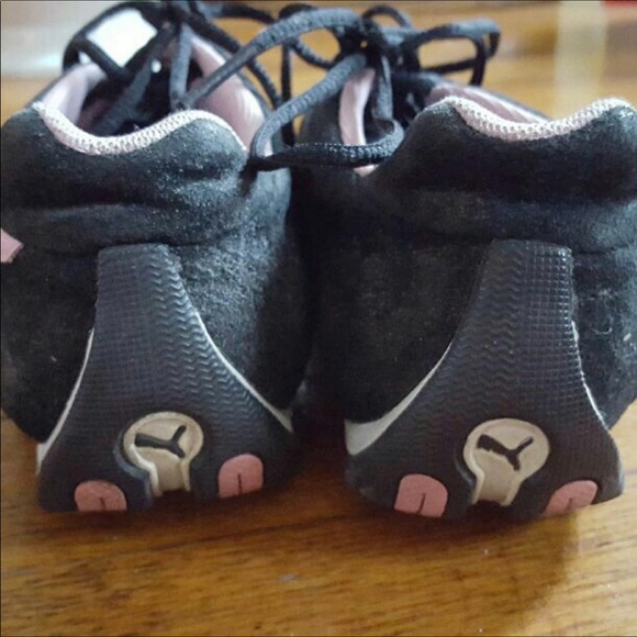 Y2K Vintage Puma Pink/Black Suede Sneakers - Picture 3 of 3