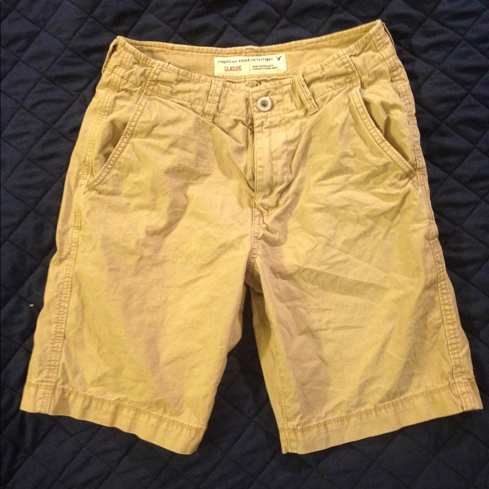 American Eagle Khaki Shorts!