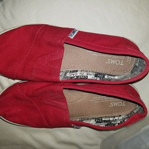 Youth Red Toms