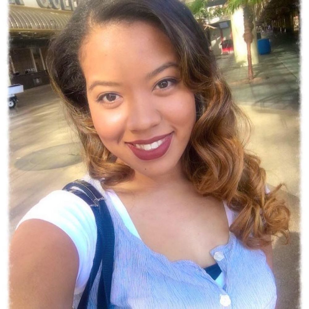 Meet your Posher, Iwalani