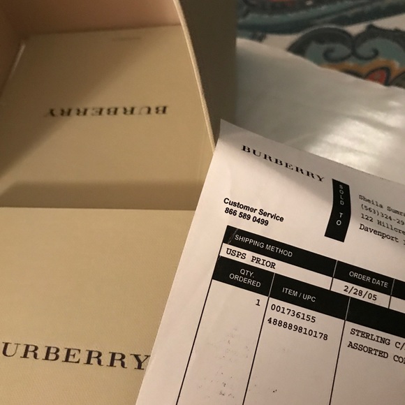 Burberry Bracelet so cute - Picture 5 of 8