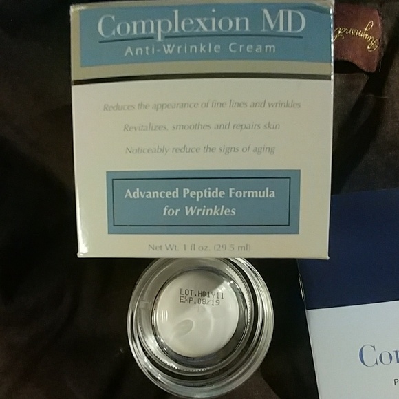 Complexion MD Anti-Wrinkle Cream - Picture 2 of 8