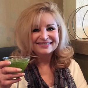 Meet your Posher, Dee