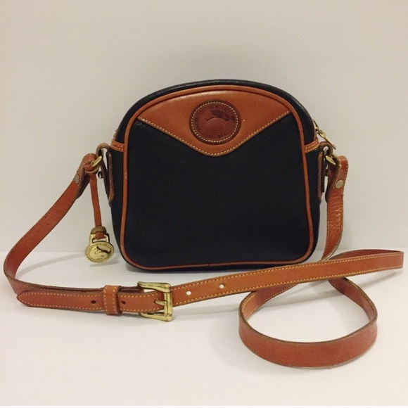Dooney & Bourke Handbags - Dooney & Bourke Vintage Crossbody.