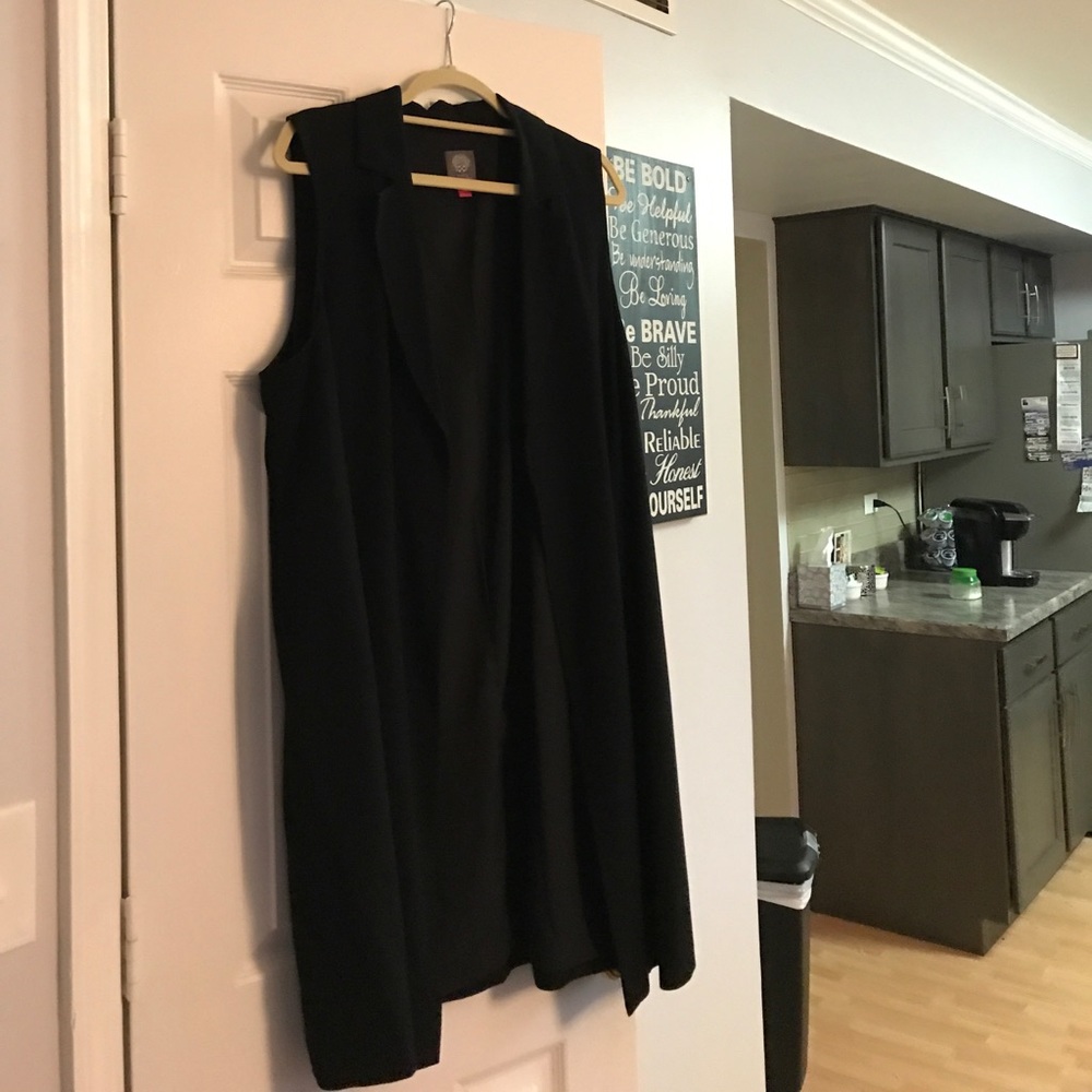 Vince Camuto long black crepe vest size XL
