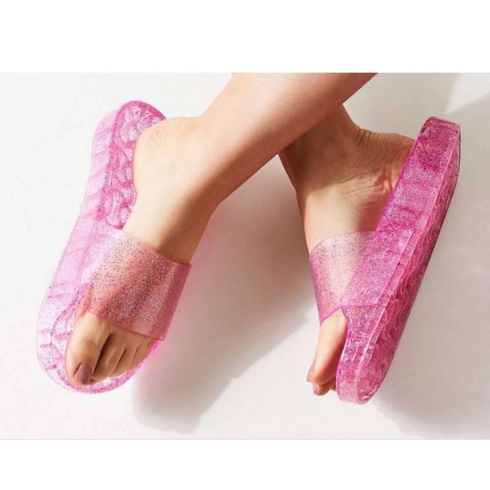 Fun For the Sun!!! urban outfitters