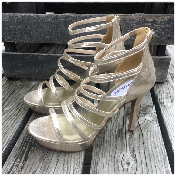 Dyeables Shoes - GORGEOUS Champagne Shimmer Platform Sandal! NEW!