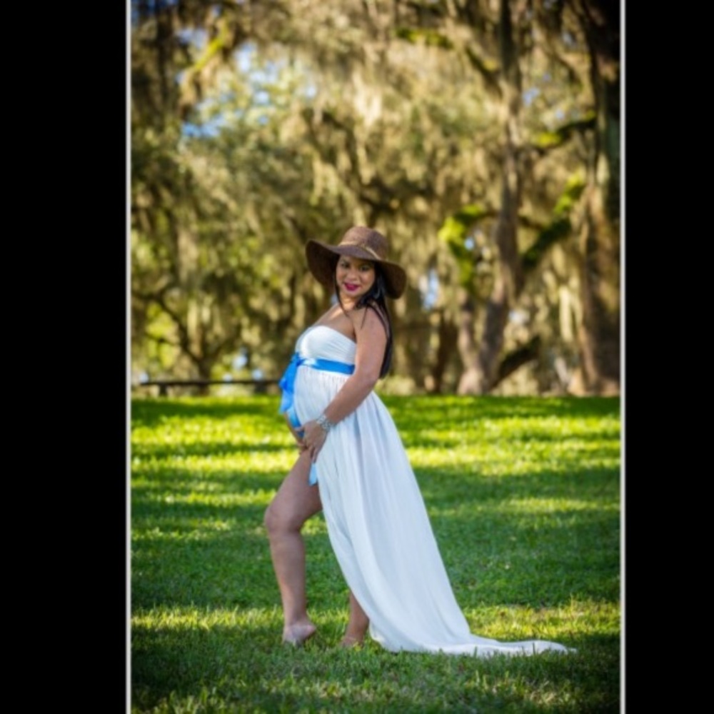 Maternity photo shoot gown 👗