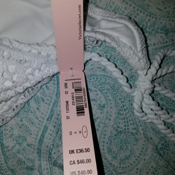 LOVELY WHITE VICTORIA'S SECRET PUSH UP BIKINI - Picture 3 of 5