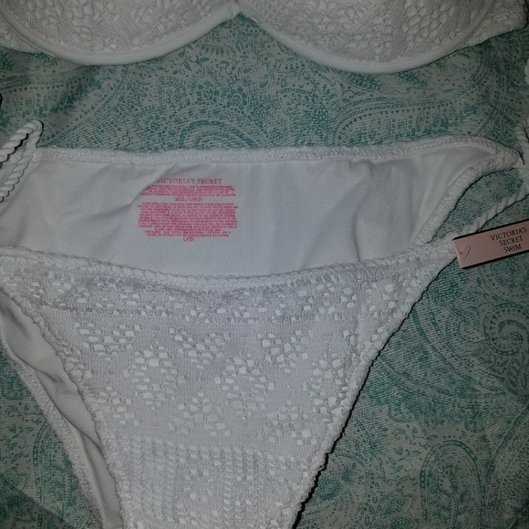 LOVELY WHITE VICTORIA'S SECRET PUSH UP BIKINI - Picture 4 of 5