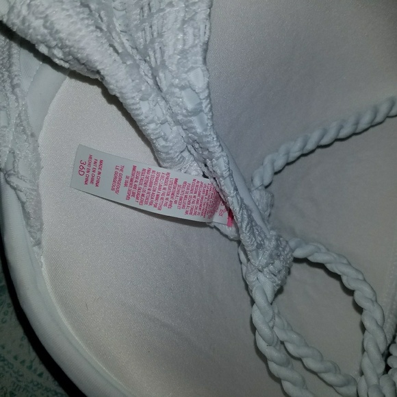 LOVELY WHITE VICTORIA'S SECRET PUSH UP BIKINI - Picture 5 of 5