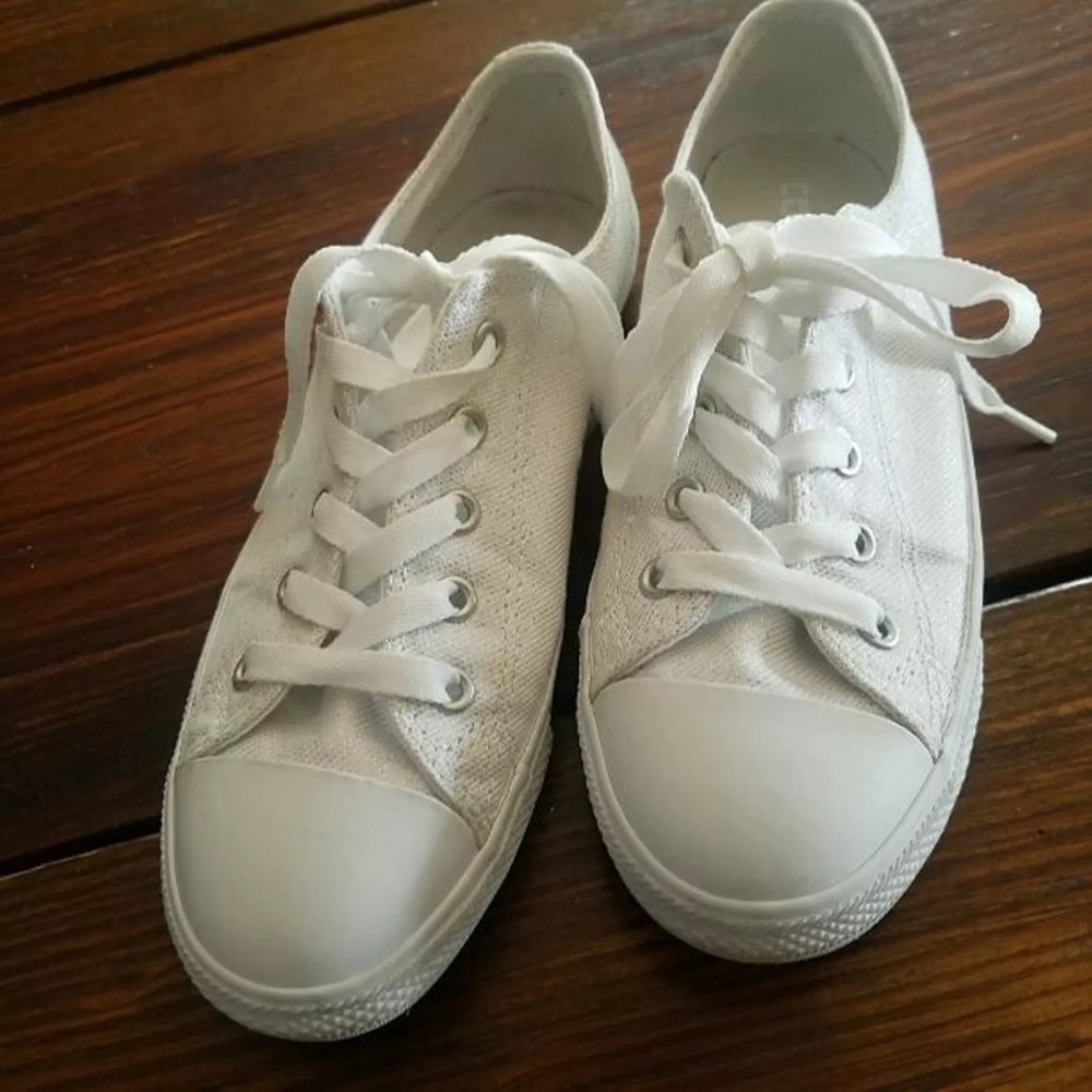 Converse - Women's 6 - White with Sparkles - EUC