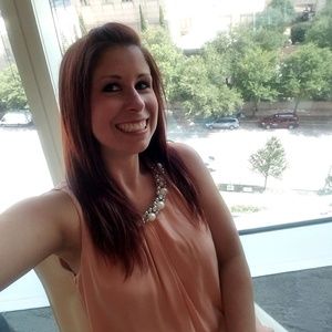 Meet your Posher, Alexis