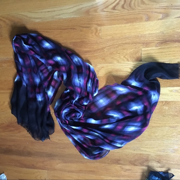 Express Scarf - Picture 3 of 3