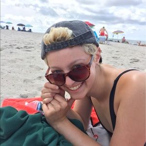 Meet your Posher, Farrah