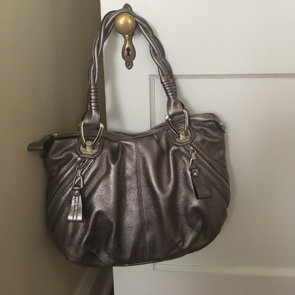 B. Makowsky metallic bag with silver hardware!