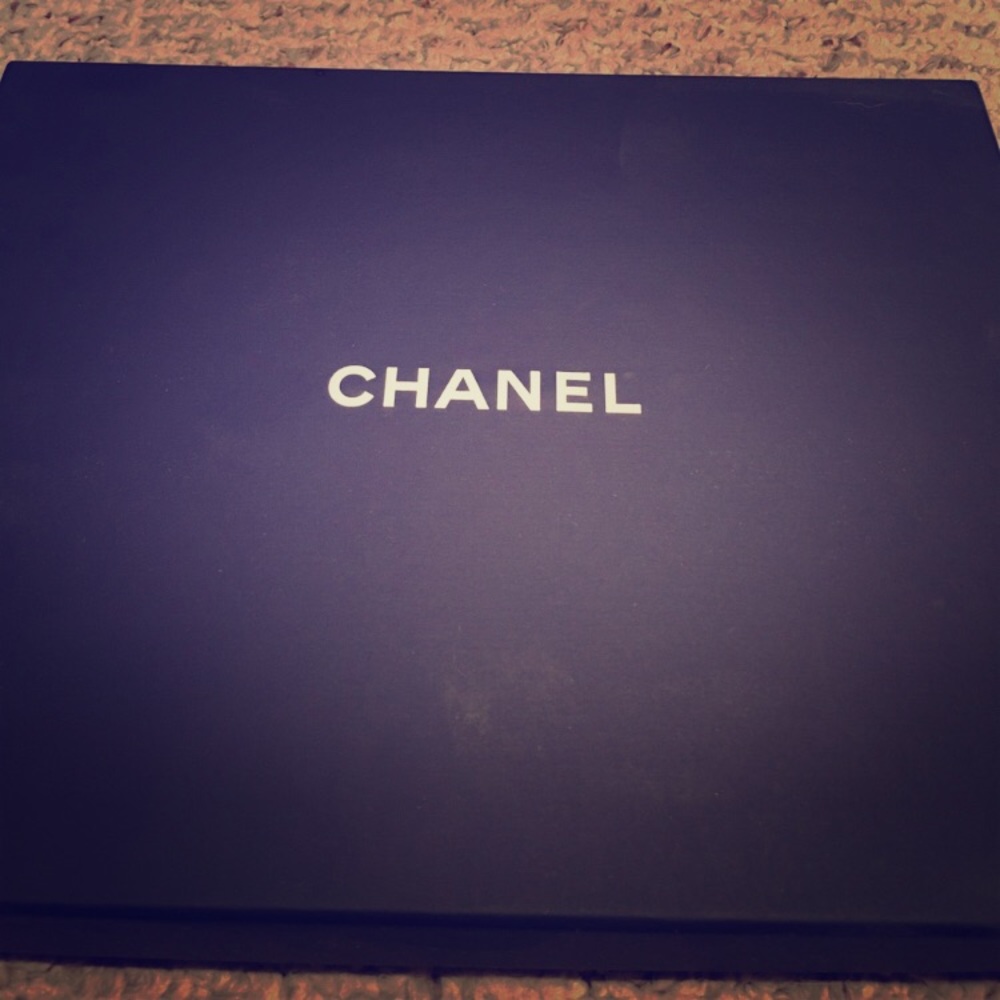 Chanel necklace box
