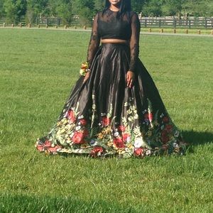 Beautiful Sherri Hill dress!