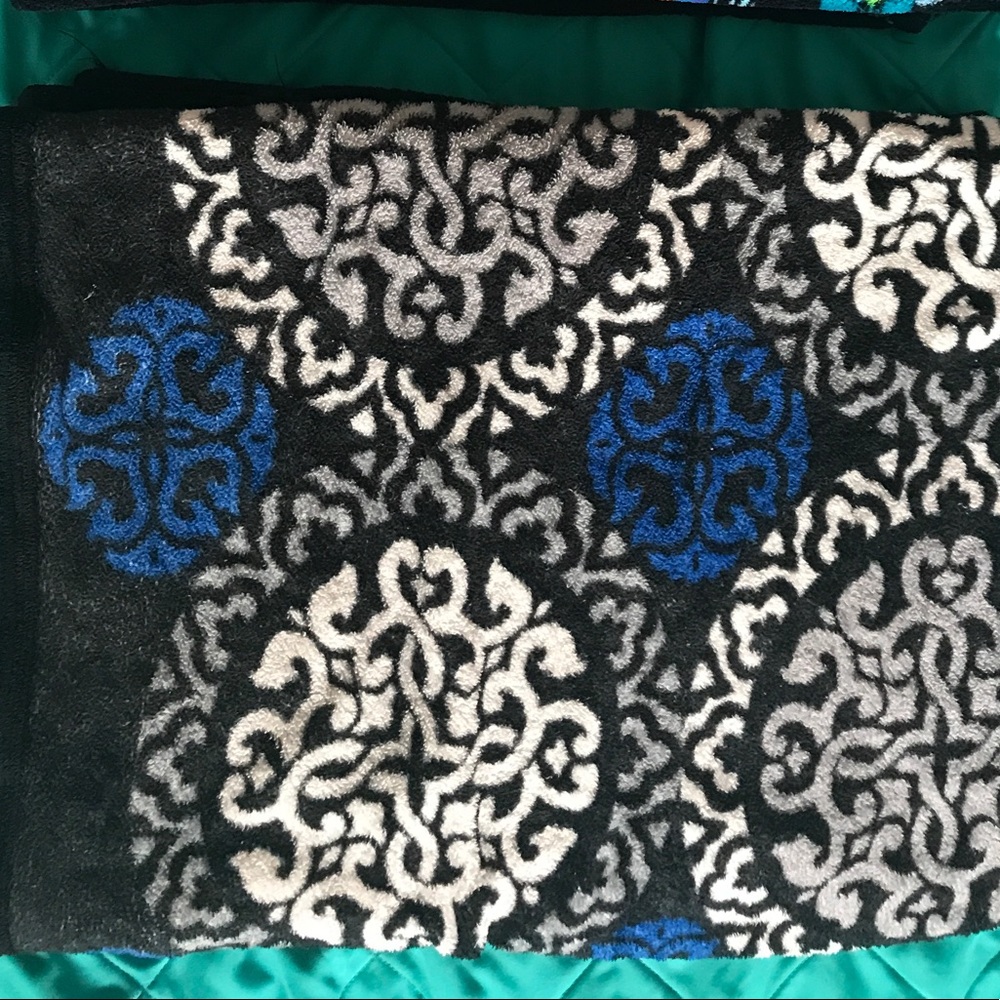 Vera Bradley blue blanket