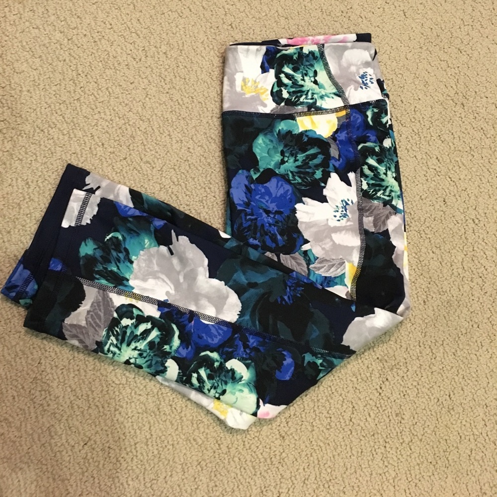 Old Navy Active Capri leggings