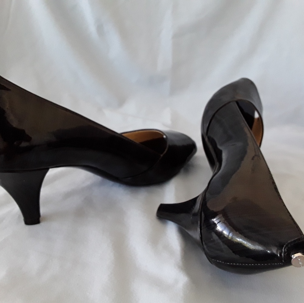 Calvin Klein Parisa Streak Patent Leather Sz 6M