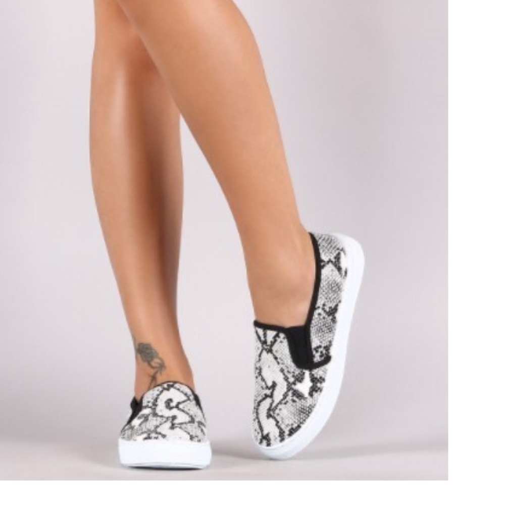 snake print slip on sneaker - Picture 3 of 4