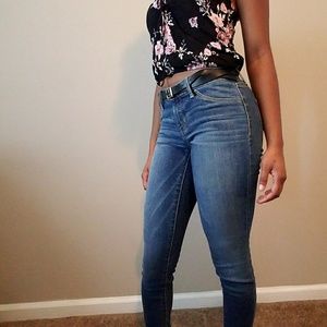 PERFECT FITTING medium wash jeggings